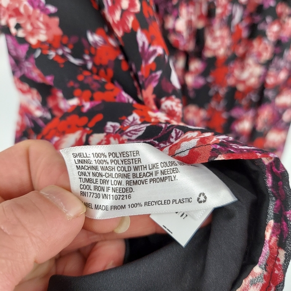 Ingrid and Isabel Floral Maternity Blouse NWT - Picture 6 of 7